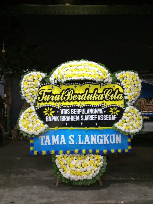 Papan Bunga Duka di Lantung